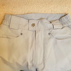 Grey Ski Snow pants . BODY GLOVE Lots of quality storage, gaiters. Sz 10